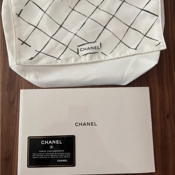 CHANEL Lambskin Quilted Medium Double Flap in Pink/Lilac - Picture 7 of 15